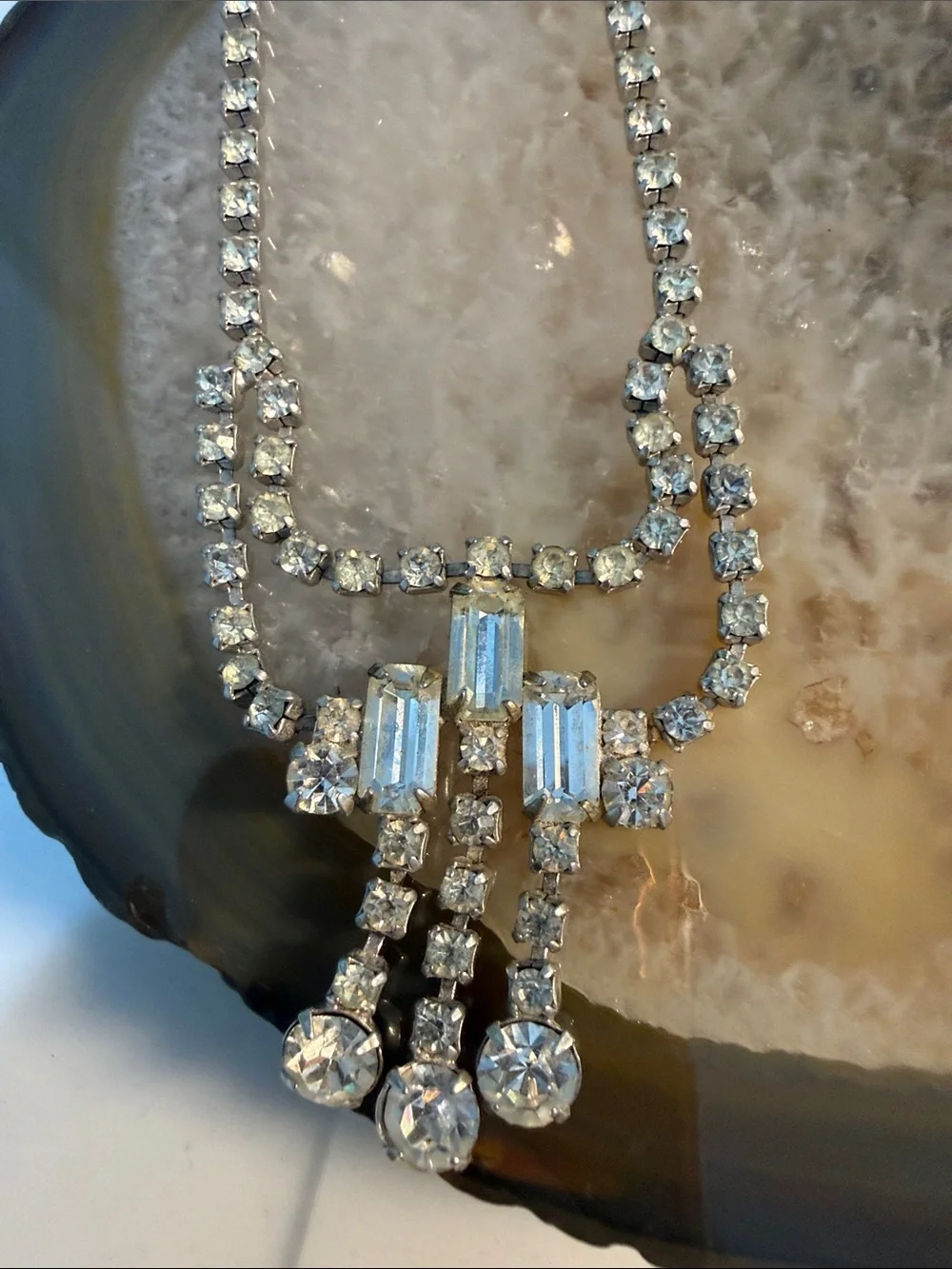 Vintage Rhinestone Drop Necklace in Women’s Jewelry Guc 14” prong set